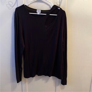 🎂😀Evereve - Peyton Jensen - Black Long Sleeved T-Shirt with Cutout